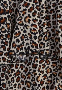 Born2be - Czarno-Biała Sukienka w Cętki Wiązana na Szyi z Falbankami Filanne. Okazja: na co dzień. Typ kołnierza: kołnierz z falbankami. Kolor: czarny. Styl: casual, elegancki #2