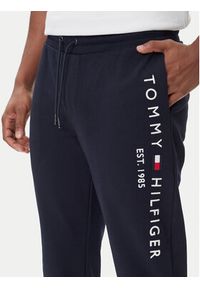 TOMMY HILFIGER - Tommy Hilfiger Spodnie dresowe Basic Branded MW0MW08388 Granatowy Regular Fit. Kolor: niebieski. Materiał: bawełna #6