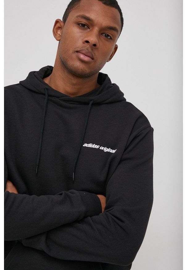 adidas Originals Bluza bawełniana męska kolor czarny z kapturem z nadrukiem. Typ kołnierza: kaptur. Kolor: czarny. Materiał: bawełna. Wzór: nadruk