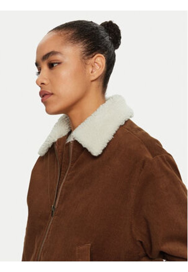Wrangler Kurtka bomber Aviator 112356507 Brązowy Regular Fit. Kolor: brązowy. Materiał: bawełna, sztruks