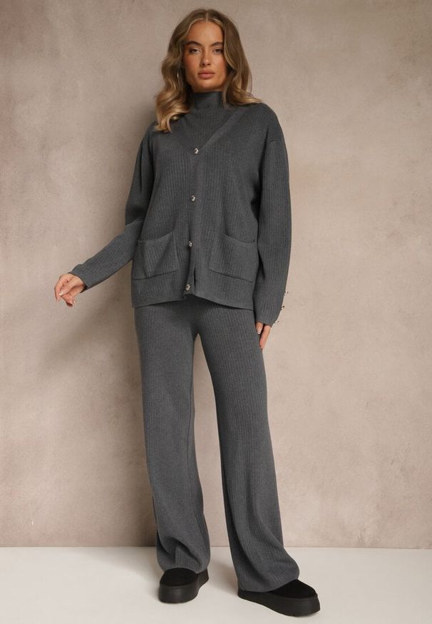 Renee - Szary Komplet z Dzianiny z Bawełną Spodnie Kardigan i T-shirt z Golfem Ralonia. Kolor: szary. Materiał: dzianina, bawełna
