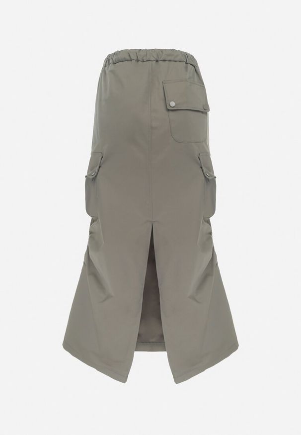 Born2be - Ciemnozielona Spódnica Midi z Szerokimi Kieszeniami w Stylu Cargo Talicia. Okazja: na co dzień. Kolor: zielony. Materiał: tkanina. Styl: casual
