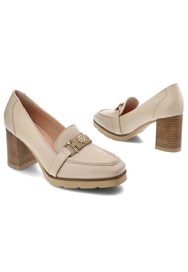 Beżowe Półbuty Simen Skórzane Eleganckie Buty Na Obcasie. Okazja: na spacer, na spotkanie biznesowe, na co dzień. Zapięcie: bez zapięcia. Kolor: beżowy. Materiał: skóra. Szerokość cholewki: normalna. Obcas: na obcasie, na słupku. Styl: elegancki. Wysokość obcasa: średni