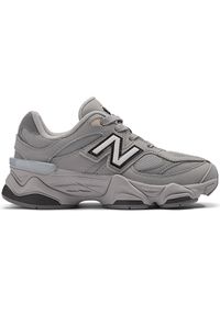 Buty dziecięce New Balance PC9060GB – szare. Okazja: na uczelnię, na co dzień. Kolor: szary. Materiał: guma, syntetyk, materiał. Szerokość cholewki: normalna. Sport: turystyka piesza