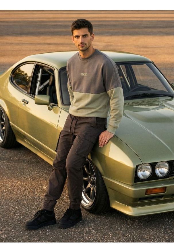 Sinsay - Spodnie cargo jogger - zielony. Kolor: zielony