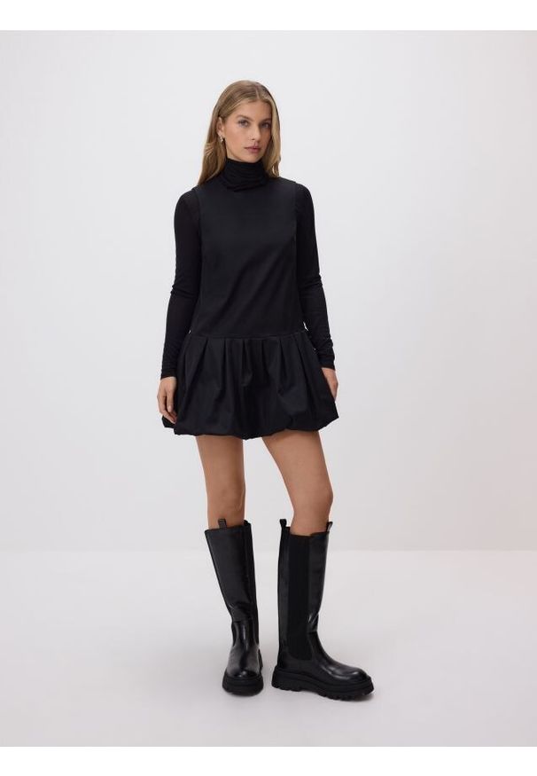 Reserved - Sukienka bombka - czarny. Kolor: czarny. Materiał: tkanina. Typ sukienki: bombki