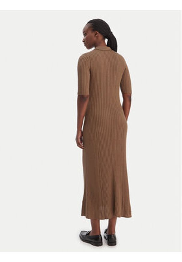 TOMMY HILFIGER - Tommy Hilfiger Sukienka dzianinowa WW0WW48447 Brązowy Slim Fit. Kolor: brązowy. Materiał: wiskoza