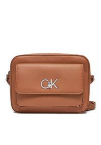 Calvin Klein Torebka Re-Lock Camera K60K612538 Brązowy. Kolor: brązowy. Materiał: skórzane