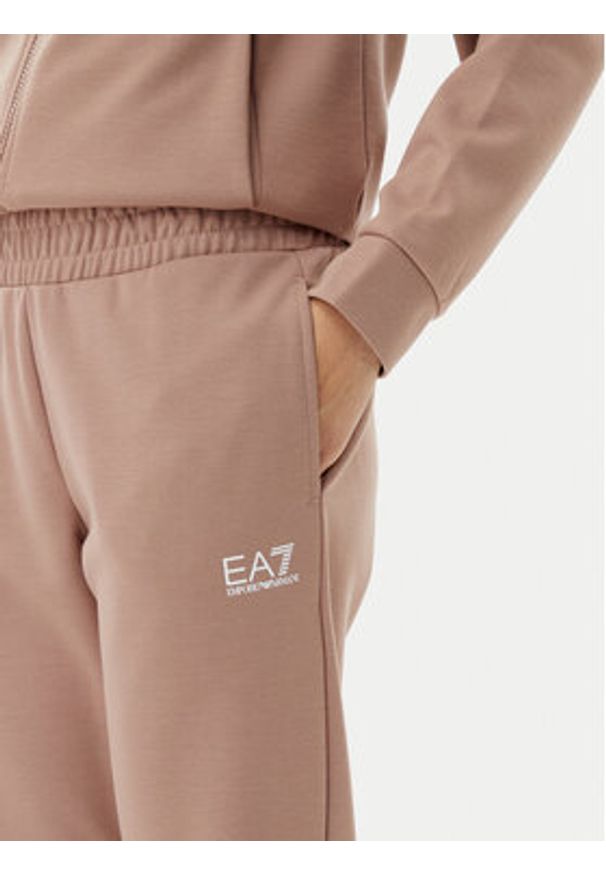 EA7 Emporio Armani Dres 7W000076 AF10443 U6097 Beżowy Regular Fit. Kolor: beżowy. Materiał: syntetyk