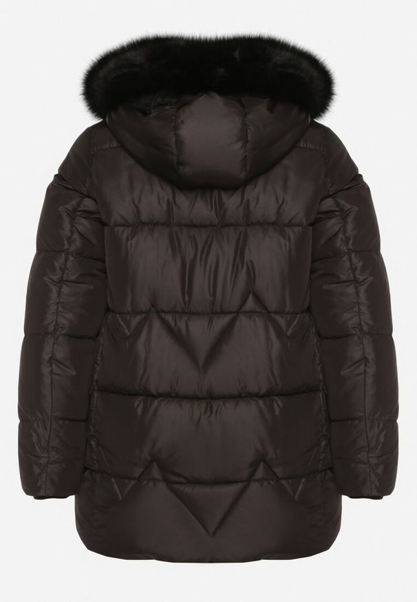 Born2be - Czarna Pikowana Kurtka z Kapturem z Futerkiem Tevea. Okazja: na spacer, do pracy, na spotkanie biznesowe. Typ kołnierza: kaptur. Kolekcja: plus size. Kolor: czarny. Materiał: futro. Styl: elegancki, klasyczny, biznesowy