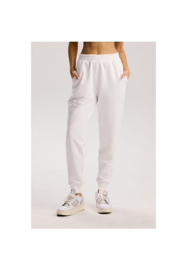 ROUGH RADICAL - Damskie spodnie dresowe Rough Radical Cotton Active Joggers Women. Kolor: biały. Materiał: dresówka