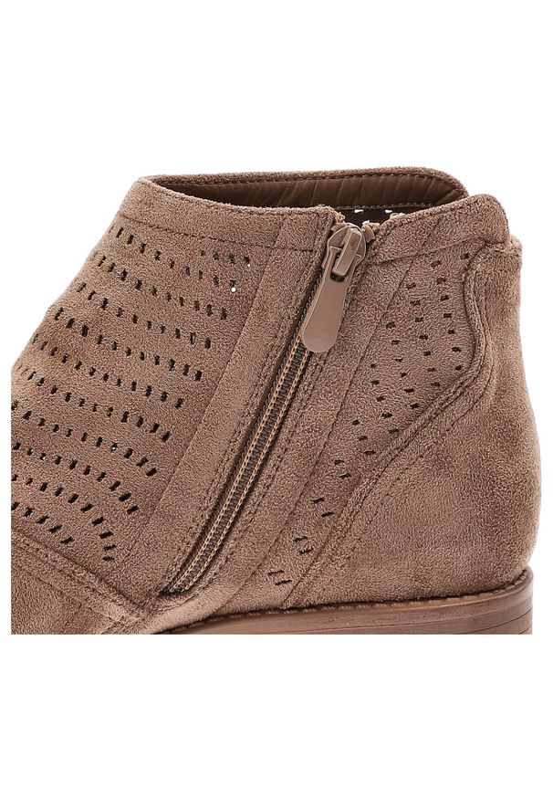 Beżowe Botki S.Barski Stylowe Obuwie Damskie. Okazja: na co dzień. Zapięcie: zamek. Kolor: beżowy. Materiał: materiał. Obcas: na obcasie. Styl: elegancki. Wysokość obcasa: średni