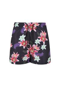 Wzorzyste Szorty kąpielowe Urban Classics. Kolor: wielokolorowy, czarny. Długość: krótkie. Sezon: lato #1