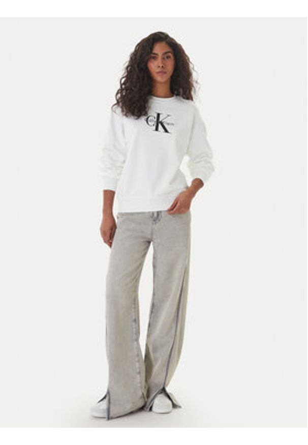 Calvin Klein Bluza Monologo LV047B234G Biały Relaxed Fit. Kolor: biały. Materiał: bawełna