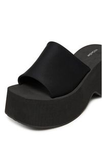 DeeZee Klapki E2485-1 Czarny. Kolor: czarny. Materiał: materiał #4