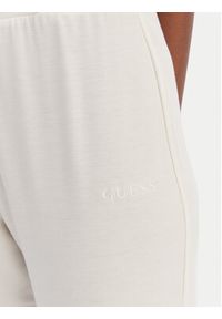 Guess Spodnie dresowe O6GB01 KCQP2 Écru Regular Fit. Materiał: syntetyk #3