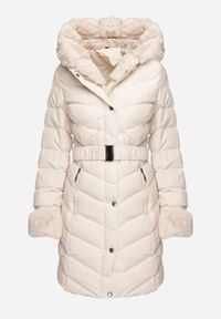 Born2be - Jasnobeżowa Pikowana Kurtka Zimowa z Paskiem i Futerkowymi Obszyciami z Możliwością Odpięcia Hedirra. Okazja: na co dzień. Kolor: beżowy. Materiał: jeans. Sezon: zima. Styl: casual, elegancki #7