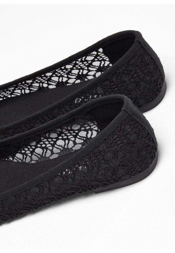 bonprix - Baleriny. Kolor: czarny. Materiał: koronka. Wzór: koronka