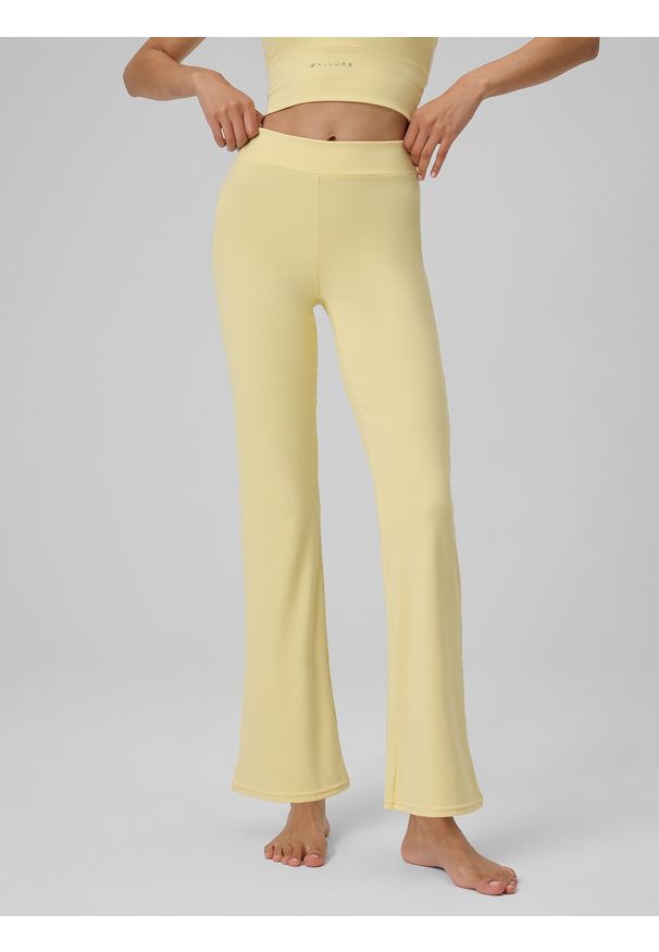 4f - 4F Spodnie do jogi z rozszerzanymi nogawkami damskie - żółte XL. Stan: podwyższony. Kolor: żółty. Materiał: skóra, materiał. Długość: długie. Sport: joga i pilates