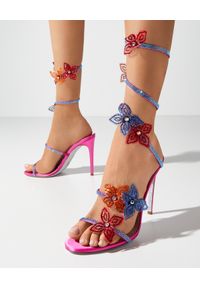 RENE CAOVILLA - Różowe sandały na szpilce z aplikacjami Floriane. Nosek buta: okrągły. Zapięcie: pasek. Kolor: fioletowy, różowy, wielokolorowy. Materiał: koronka, satyna. Wzór: aplikacja. Obcas: na szpilce. Wysokość obcasa: średni