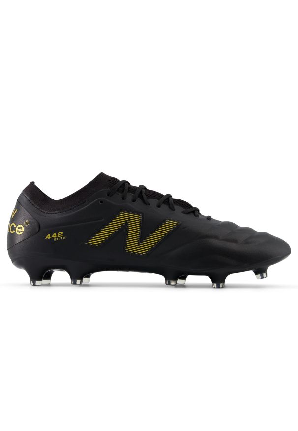 Korki męskie New Balance 442 ELITE FG V2 MS41FEG2 – czarne. Zapięcie: sznurówki. Kolor: czarny. Materiał: materiał, syntetyk, nylon. Szerokość cholewki: normalna