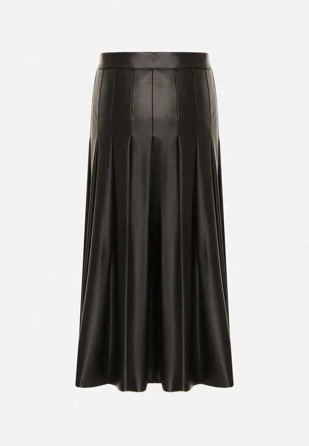 Born2be - Czarna Rozkloszowana Spódnica z Imitacji Skóry Zdobiona Plisami Tusbella. Okazja: na co dzień. Kolor: czarny. Materiał: skóra. Wzór: aplikacja. Styl: casual, elegancki