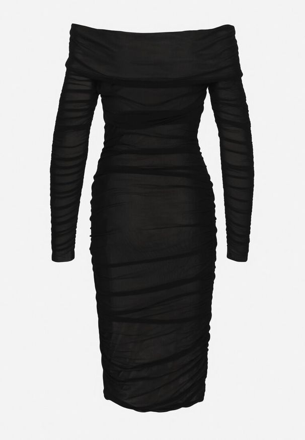 Renee - Czarna Siateczkowa Sukienka z Marszczeniami i Odkrytymi Ramionami z Wywiniętym Dekoltem Tinareta. Okazja: na randkę. Kolor: czarny. Materiał: materiał. Typ sukienki: z odkrytymi ramionami. Styl: street