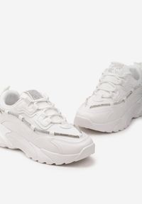 Born2be - Białe Sneakersy Ozdobione Biżuteryjnym Sznurkiem Aellwin. Kolor: biały. Szerokość cholewki: normalna. Wzór: aplikacja #4