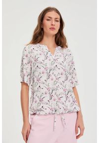 MOODO - Koszula w kwiaty różowa. Kolor: różowy. Materiał: wiskoza. Wzór: kwiaty #1