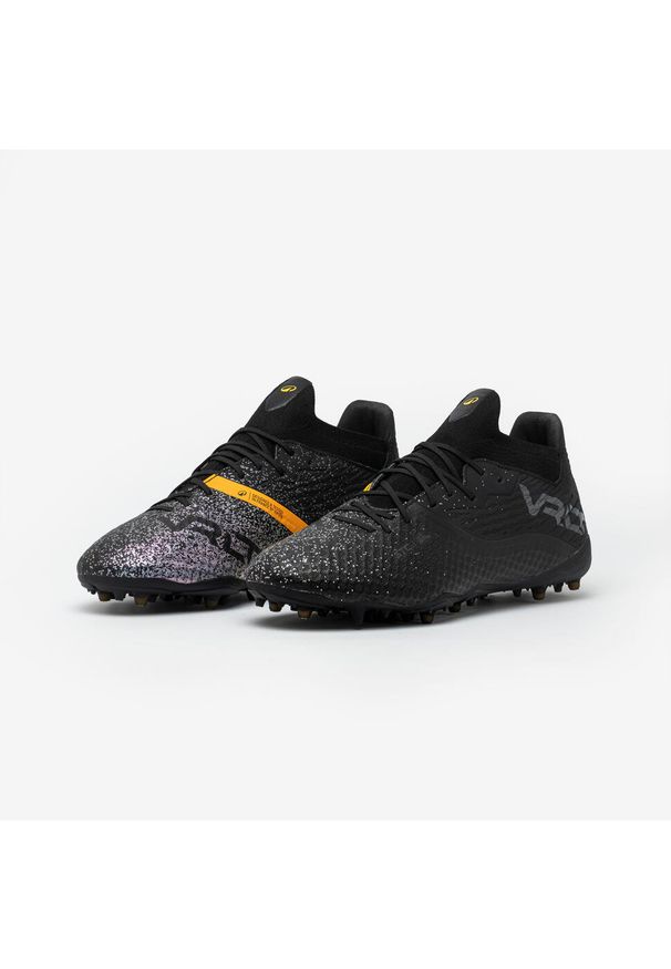 KIPSTA - Buty piłkarskie Kipsta Viralto III 3D Airmesh MG/AG Legacy. Kolor: czarny. Materiał: zamsz, syntetyk, mesh, dzianina. Szerokość cholewki: normalna. Sport: piłka nożna