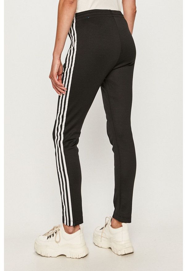 adidas Originals - Spodnie. Kolor: czarny. Materiał: dzianina