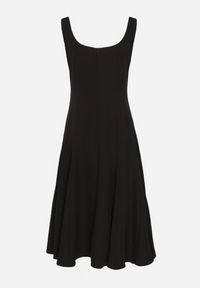 Born2be - Czarna Klasyczna Sukienka o Rozkloszowanym Kroju Delure. Okazja: na imprezę. Typ kołnierza: dekolt kwadratowy. Kolor: czarny. Wzór: aplikacja. Styl: klasyczny #4