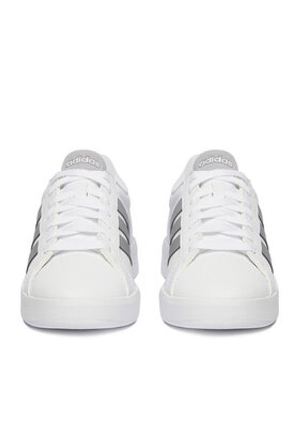 Adidas - adidas Sneakersy CEO-GRAND COURT 3.0 J JP9363 Biały. Kolor: biały. Materiał: materiał