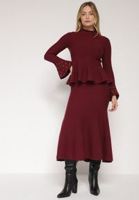 Born2be - Bordowy Dzianinowy Komplet z Wiskozą Spódnica i Sweter z Baskinką i Cyrkoniami Neora. Kolor: czerwony. Materiał: wiskoza, dzianina #7