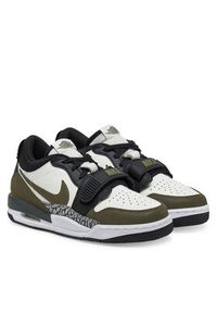Nike Sneakersy Air Jordan Legacy 312 Low (GS) CD9054 Zielony. Kolor: zielony. Materiał: skóra. Model: Nike Air Jordan #3