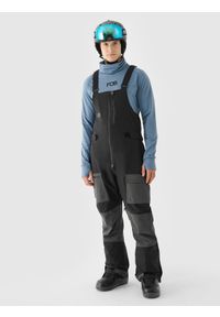 4f - 4F Spodnie snowboardowe z szelkami membrana 10000 męskie - czarne L. Kolor: czarny. Materiał: poliester, dzianina, materiał, tkanina. Wzór: gładki. Sezon: zima. Sport: snowboard #1