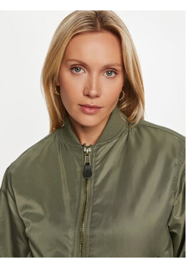 Guess Jeans Kurtka bomber W4YL01 WG932 Khaki Regular Fit. Kolor: brązowy. Materiał: syntetyk