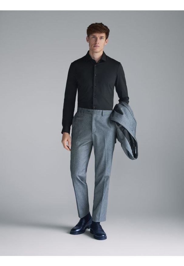Reserved - Koszula slim fit - czarny. Kolor: czarny. Materiał: dzianina. Wzór: gładki