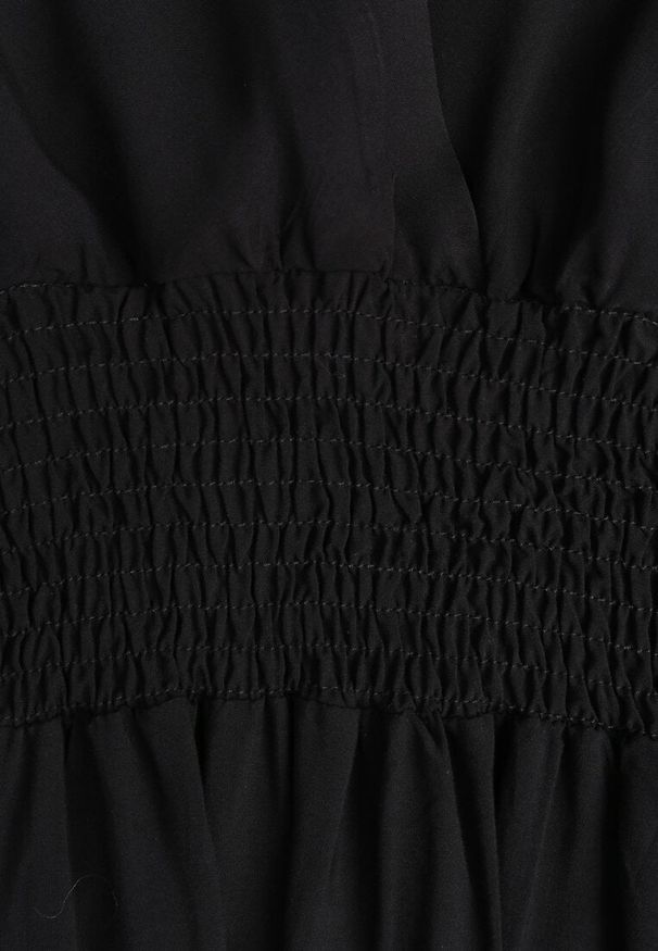 Renee - Czarna Sukienka z Wiskozy Jadith. Okazja: na co dzień. Kolor: czarny. Wzór: gładki. Typ sukienki: kopertowe. Materiał: wiskoza. Długość rękawa: krótki rękaw. Sezon: lato. Styl: casual. Długość: mini