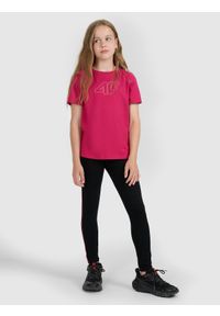 4f - 4F T-shirt regular z nadrukiem dziewczęcy - różowy 134 (8-9 lat). Okazja: na co dzień. Kolor: różowy. Materiał: jersey, bawełna, materiał. Długość rękawa: krótki rękaw. Długość: krótkie. Wzór: nadruk. Sezon: lato. Styl: sportowy, młodzieżowy, klasyczny, casual