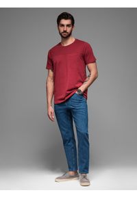 Ombre Clothing - T-shirt LOOSE FIT męski z kieszonką – czerwony V3 - Rozmiar: XL. Okazja: na co dzień. Kolor: czerwony. Materiał: prążkowany, bawełna. Wzór: aplikacja. Styl: klasyczny, casual #5