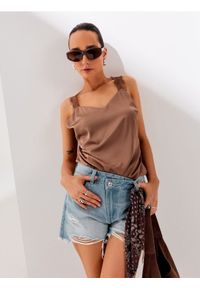 Sinsay - Szorty jeansowe z asymetryczną talią mid waist i bandaną - niebieski. Kolor: niebieski. Materiał: jeans #1