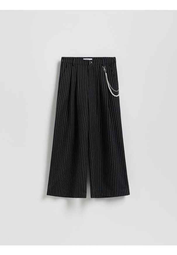 Reserved - Spodnie wide leg w paski - czarny. Kolor: czarny. Materiał: tkanina. Wzór: paski