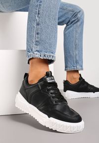 Born2be - Czarne Sneakersy Delephone. Wysokość cholewki: przed kostkę. Kolor: czarny. Szerokość cholewki: normalna. Wzór: aplikacja, geometria #4