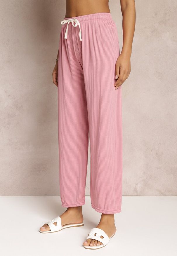 Renee - Różowe Szerokie Spodnie z Marszczoną Gumką i Sznurkiem Feliti. Okazja: na co dzień. Kolor: różowy. Styl: casual