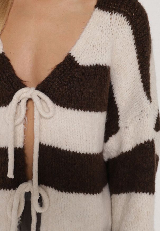 Born2be - Brązowy Wiązany Kardigan Oversize w Paski z Dodatkiem Wełny i Wiskozy Retire. Kolor: brązowy. Materiał: wełna, wiskoza. Wzór: paski