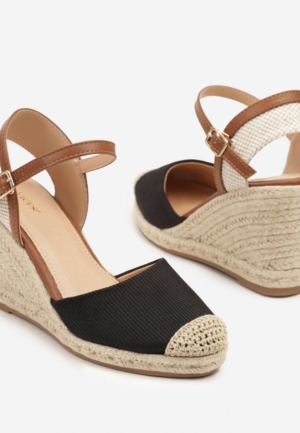 Renee - Czarne Sandały Vices w Stylu Espadryli na Koturnie z Plecionki Amoiella. Okazja: na co dzień. Kolor: czarny. Sezon: lato, wiosna. Obcas: na koturnie. Styl: boho, elegancki, casual