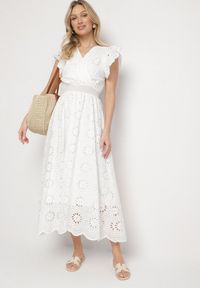 Born2be - Biała Ażurowa Sukienka z Kopertowym Dekoltem i Bufiastymi Rękawami Ldivane. Okazja: na imprezę, na co dzień. Kolor: biały. Wzór: ażurowy. Sezon: lato. Typ sukienki: kopertowe. Styl: casual #1