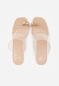 Born2be - Beżowe Klapki na Słupku z Transparentnym Paskiem i Obcasem Ryrnell. Okazja: na co dzień. Kolor: beżowy. Materiał: jeans, materiał. Obcas: na obcasie. Styl: casual, elegancki, klasyczny. Wysokość obcasa: średni #7