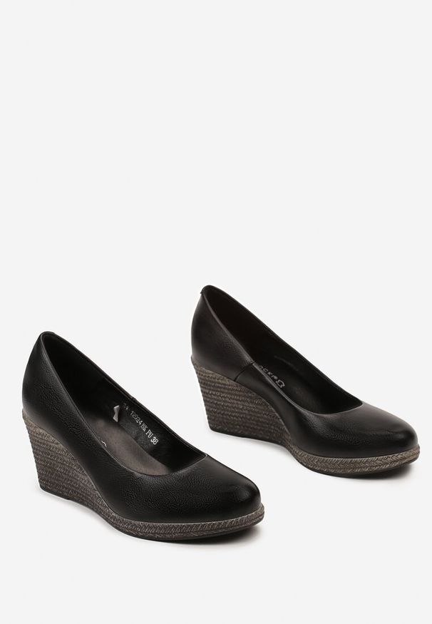 Renee - Czarne Czółenka Vices ze Skórzaną Wkładką na Plecionym Koturnie Serapne. Kolor: czarny. Materiał: skóra. Obcas: na koturnie. Styl: klasyczny